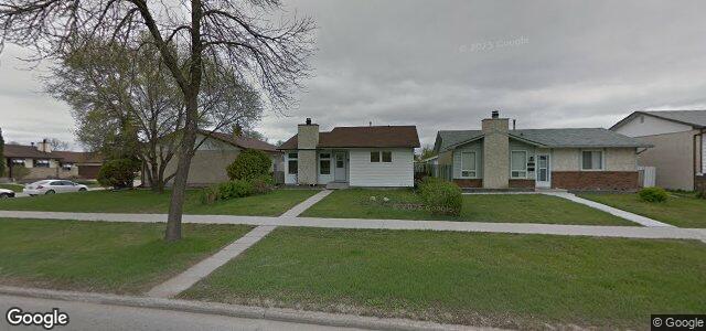 Larawan ng 2229 Burrows Avenue sa Winnipeg, Manitoba