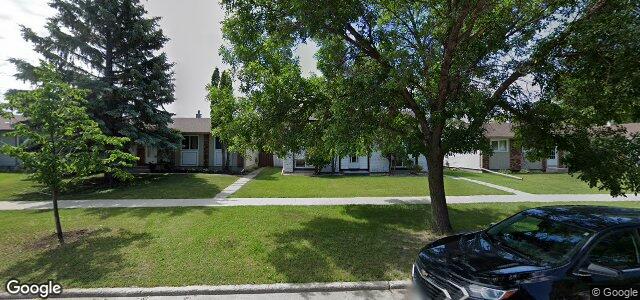Larawan ng 2234 Burrows Avenue sa Winnipeg, Manitoba