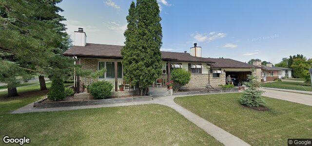 Larawan ng 2241 Burrows Avenue sa Winnipeg, Manitoba