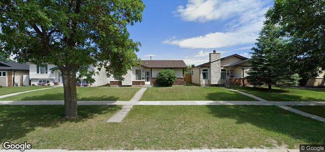 Larawan ng 2249 Burrows Avenue sa Winnipeg, Manitoba