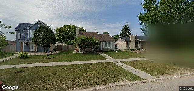 Larawan ng 2294 Burrows Avenue sa Winnipeg, Manitoba