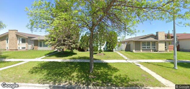 Larawan ng 230 Egesz Street sa Winnipeg, Manitoba