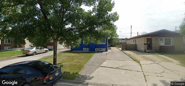 Larawan ng 230 Weitzel Street sa Winnipeg, Manitoba