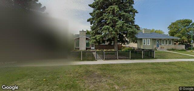Larawan ng 2306 Burrows Avenue sa Winnipeg, Manitoba