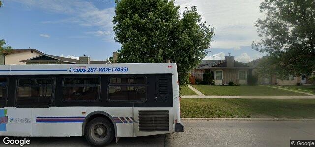 Larawan ng 2391 Burrows Avenue sa Winnipeg, Manitoba