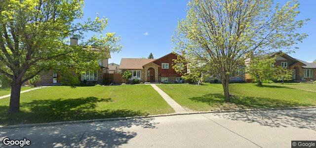 Larawan ng 2402 Burrows Avenue sa Winnipeg, Manitoba