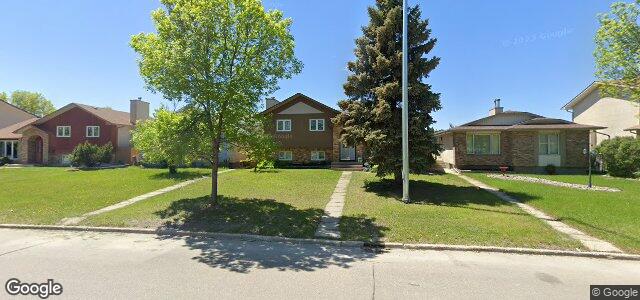 Larawan ng 2410 Burrows Avenue sa Winnipeg, Manitoba