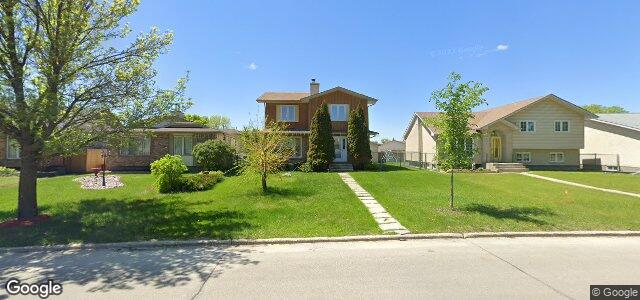 Larawan ng 2418 Burrows Avenue sa Winnipeg, Manitoba