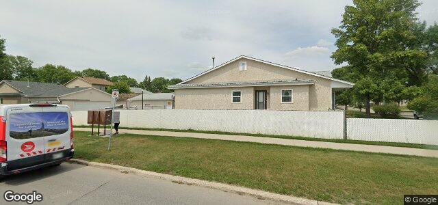 Larawan ng 2432 Burrows Avenue sa Winnipeg, Manitoba