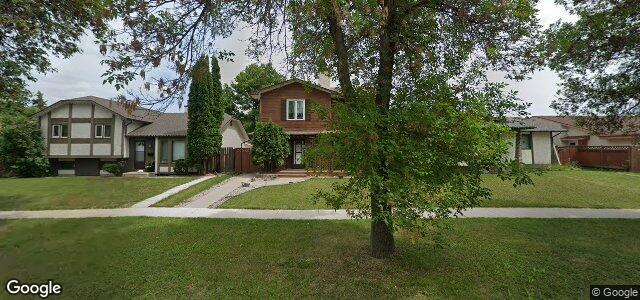 Larawan ng 2435 Burrows Avenue sa Winnipeg, Manitoba