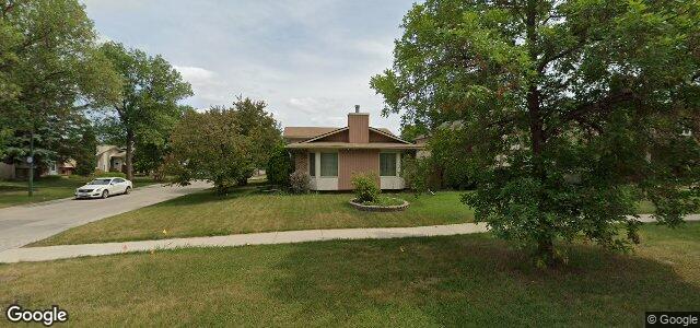 Larawan ng 2443 Burrows Avenue sa Winnipeg, Manitoba