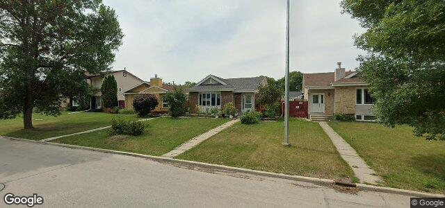 Larawan ng 2452 Burrows Avenue sa Winnipeg, Manitoba
