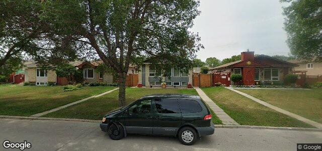 Larawan ng 2464 Burrows Avenue sa Winnipeg, Manitoba