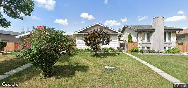 Larawan ng 247 Weitzel Street sa Winnipeg, Manitoba