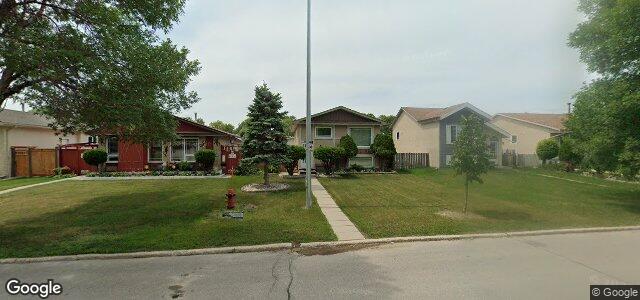 Larawan ng 2472 Burrows Avenue sa Winnipeg, Manitoba