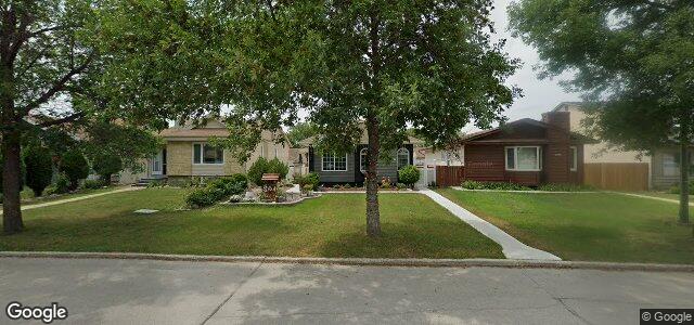 Larawan ng 2484 Burrows Avenue sa Winnipeg, Manitoba