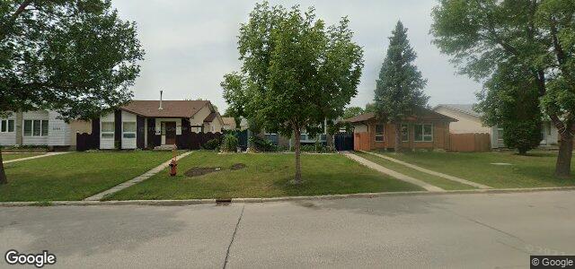 Larawan ng 2512 Burrows Avenue sa Winnipeg, Manitoba