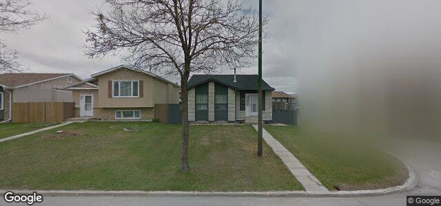 Larawan ng 2536 Burrows Avenue sa Winnipeg, Manitoba