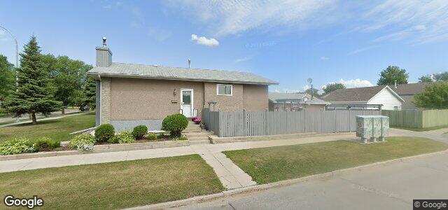 Larawan ng 296 Egesz Street sa Winnipeg, Manitoba