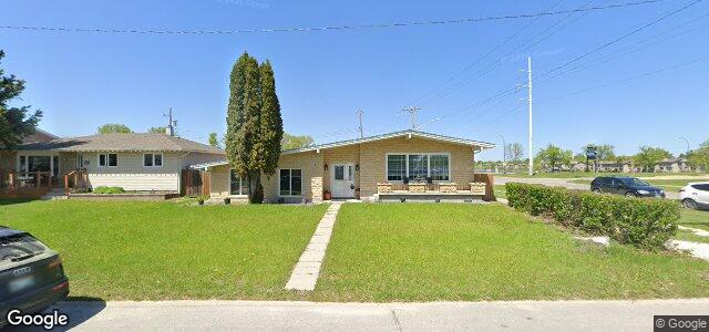 Larawan ng 3 Sanderson Avenue sa Winnipeg, Manitoba