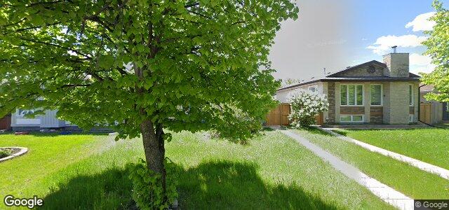 Larawan ng 30 Timmins Avenue sa Winnipeg, Manitoba