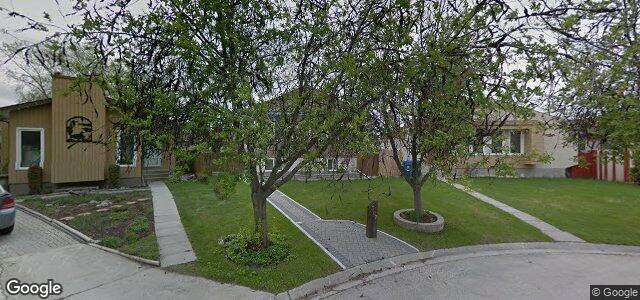 Larawan ng 302 Weitzel Street sa Winnipeg, Manitoba