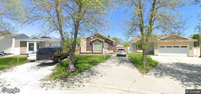 Larawan ng 32 Chisholm Drive sa Winnipeg, Manitoba