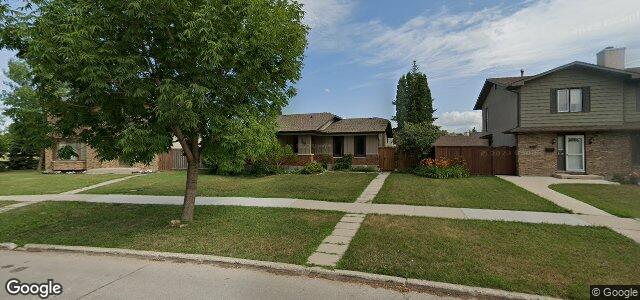 Larawan ng 326 Egesz Street sa Winnipeg, Manitoba