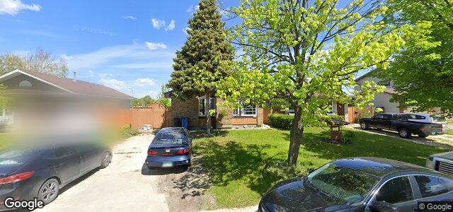 Larawan ng 33 Timmins Avenue sa Winnipeg, Manitoba