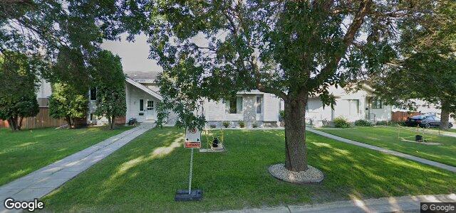 Larawan ng 34 Groverdale Avenue sa Winnipeg, Manitoba