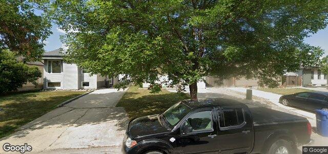 Larawan ng 34 Weitzel Street sa Winnipeg, Manitoba