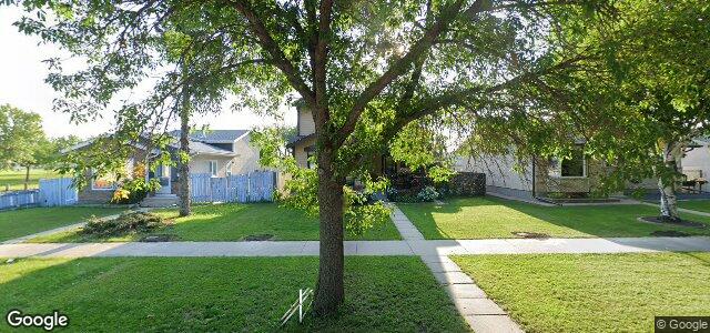 Larawan ng 35 Groverdale Avenue sa Winnipeg, Manitoba