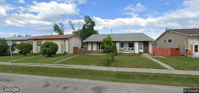 Larawan ng 36 Code Street sa Winnipeg, Manitoba