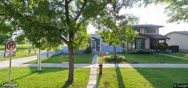 Larawan ng 39 Groverdale Avenue sa Winnipeg, Manitoba