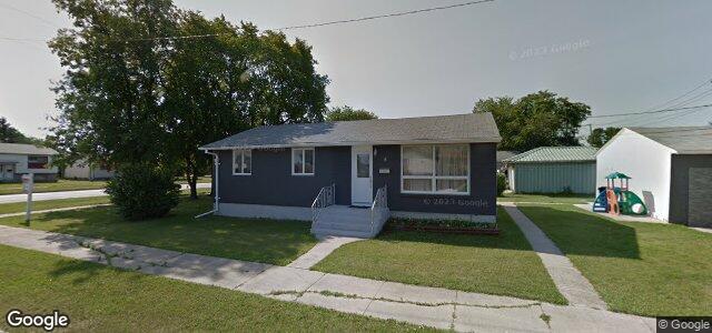 Larawan ng 4 Ringel Avenue sa Winnipeg, Manitoba