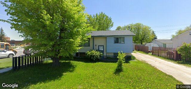 Larawan ng 4 Sanderson Avenue sa Winnipeg, Manitoba