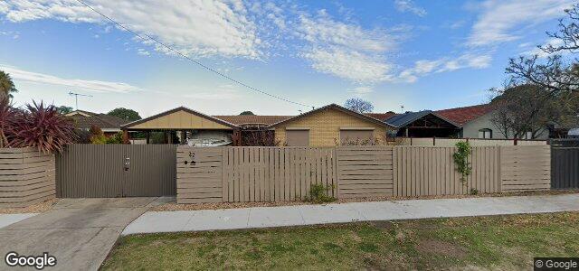 Larawan ng 42 Inglis Street sa Winnipeg, Manitoba