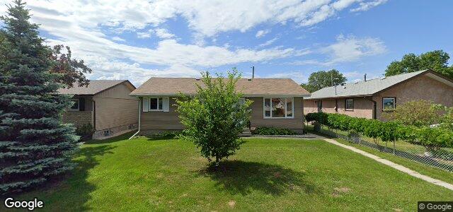 Larawan ng 44 Sanderson Avenue sa Winnipeg, Manitoba