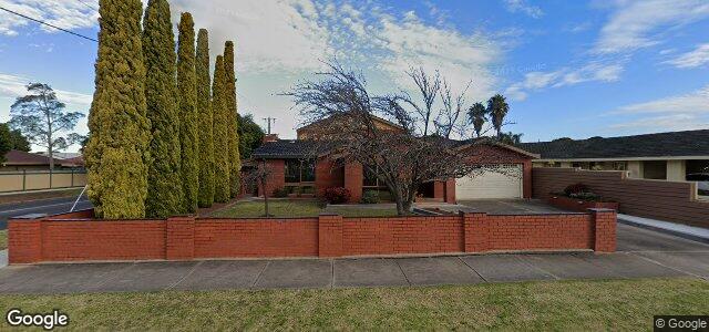 Larawan ng 50 Inglis Street sa Winnipeg, Manitoba