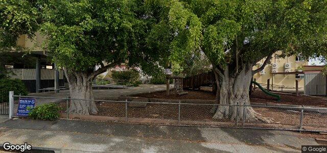 Larawan ng 51 Inglis Street sa Winnipeg, Manitoba