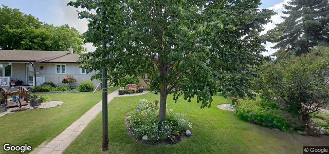 Photo of 55 Sumter Crescent in Winnipeg, Manitoba