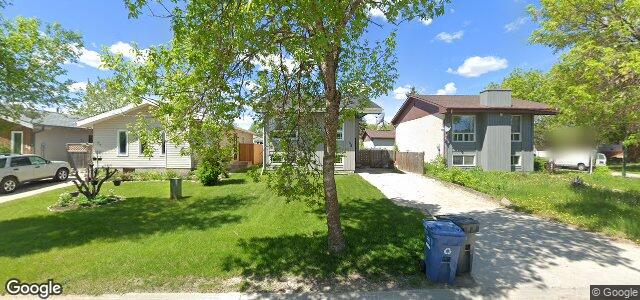 Larawan ng 58 Weitzel Street sa Winnipeg, Manitoba