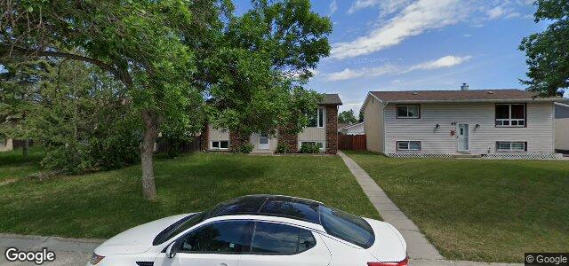 Larawan ng 67 Sanderson Avenue sa Winnipeg, Manitoba