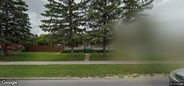 Larawan ng 680 Keewatin Street sa Winnipeg, Manitoba