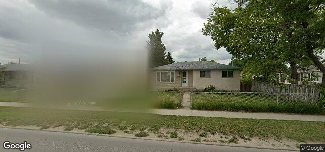 Larawan ng 688 Keewatin Street sa Winnipeg, Manitoba