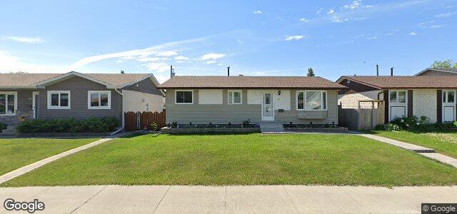 Larawan ng 74 Hunt Avenue sa Winnipeg, Manitoba