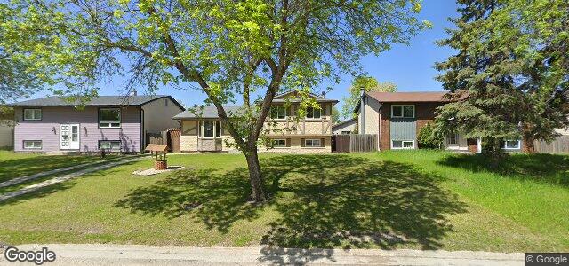 Larawan ng 75 Sanderson Avenue sa Winnipeg, Manitoba
