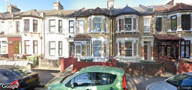 Larawan ng 77 Lucas Avenue sa Winnipeg, Manitoba