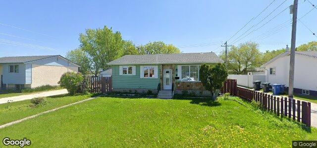 Larawan ng 8 Sanderson Avenue sa Winnipeg, Manitoba