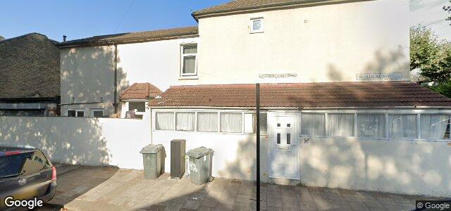 Larawan ng 82 Lucas Avenue sa Winnipeg, Manitoba